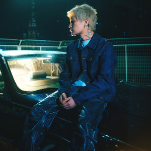 掀起衣服含着奶头揉捏视频
